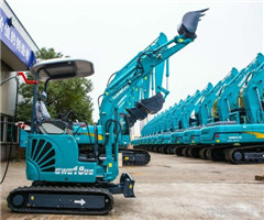 小型挖掘機(jī)操作教程